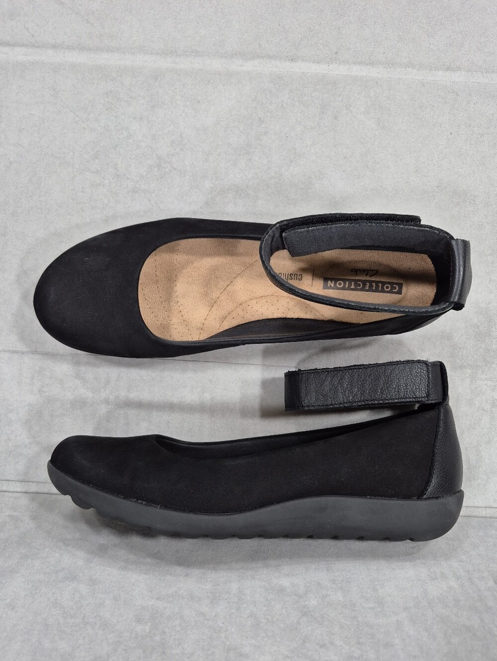 Clarks Collection ballet flat women's 9M black faux suede adjustable ankle strap